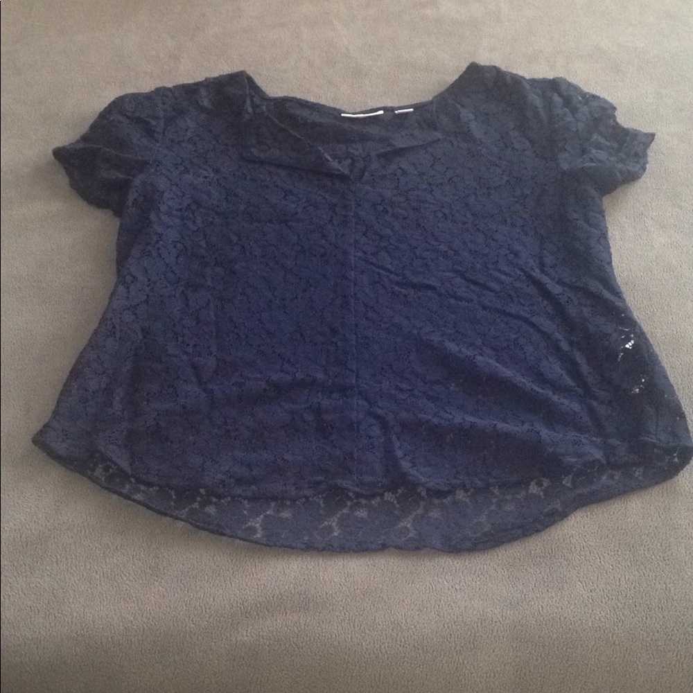 ❤️4 for $25 ❤️💰 💰💰💰💰Navy Lace Blouse